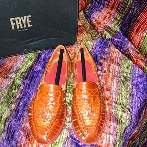 BNIBNW Frye Heather Huarache Coral Sandals